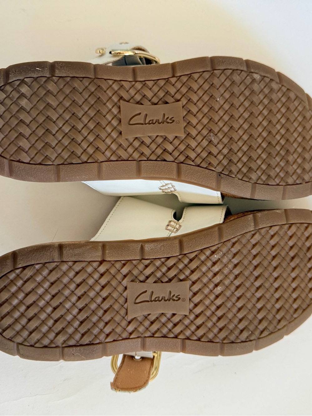 Clarks Collection White Comfort Sandals NWOT Size 8 - Picture 5 of 6